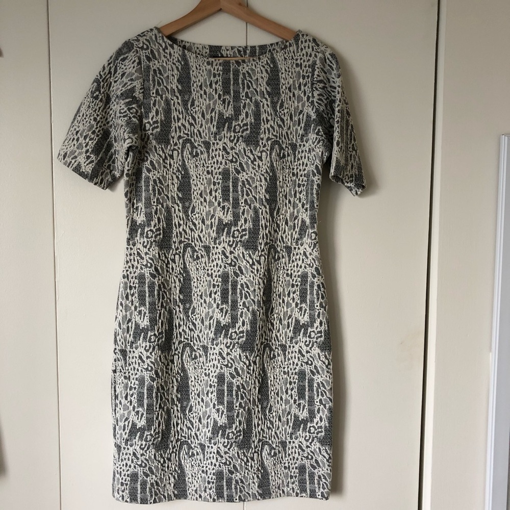 Short Sleeve Dark Grey & White Dress (6)